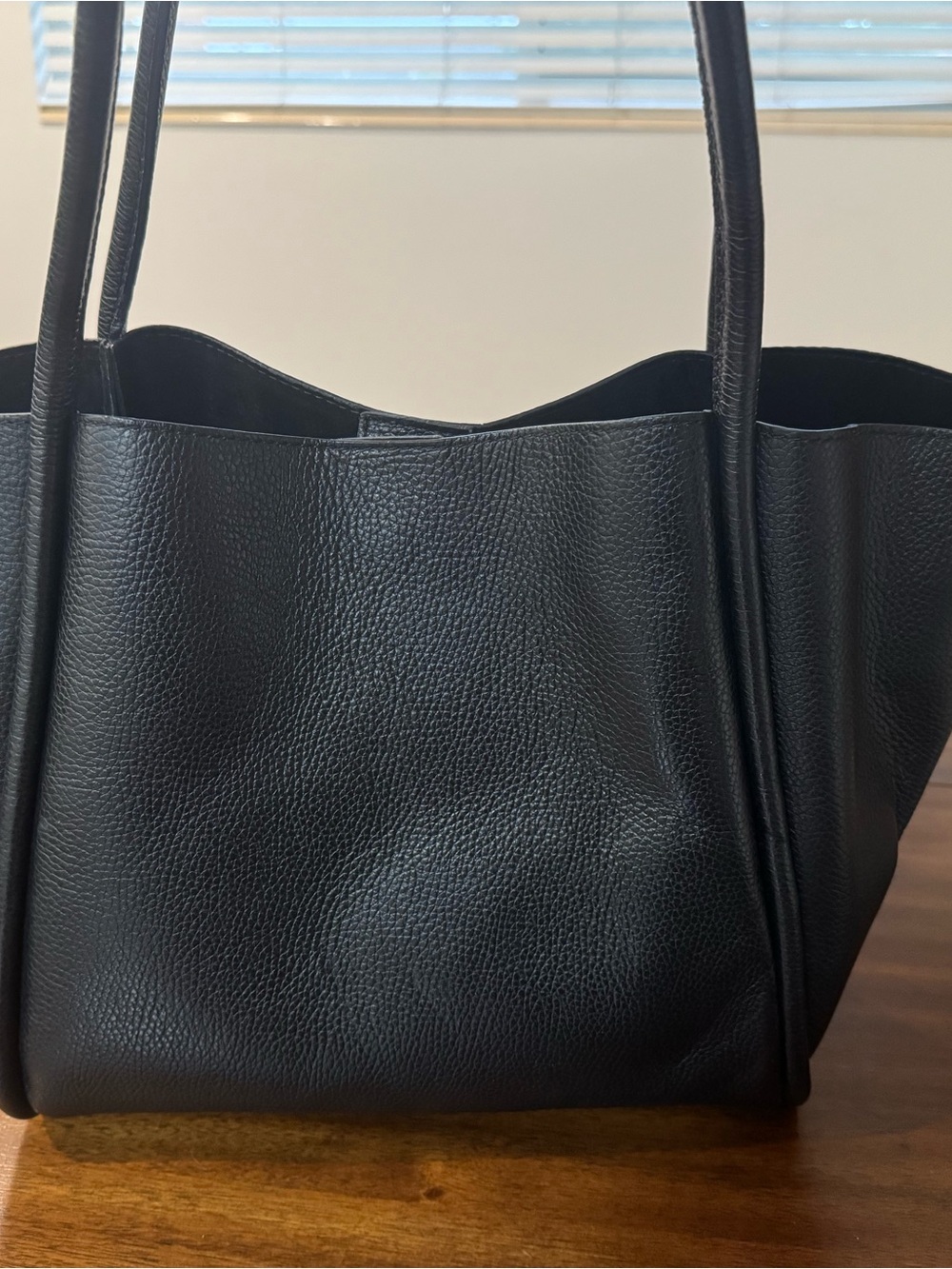 Lilium Firenze Classic Black Genuine Leather Tote Bag - Timeless Everyday Carry